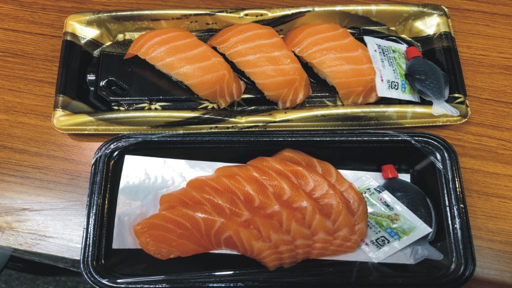 sushi e sashimi salmone