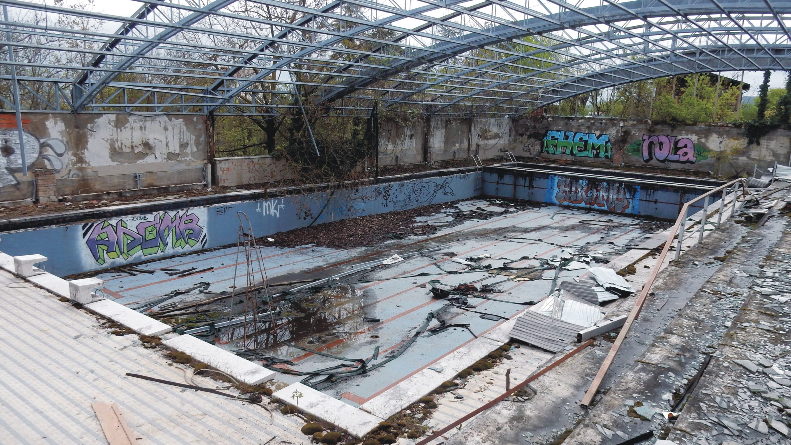 LA PISCINA DEGLI ANNI DI PIOMBO