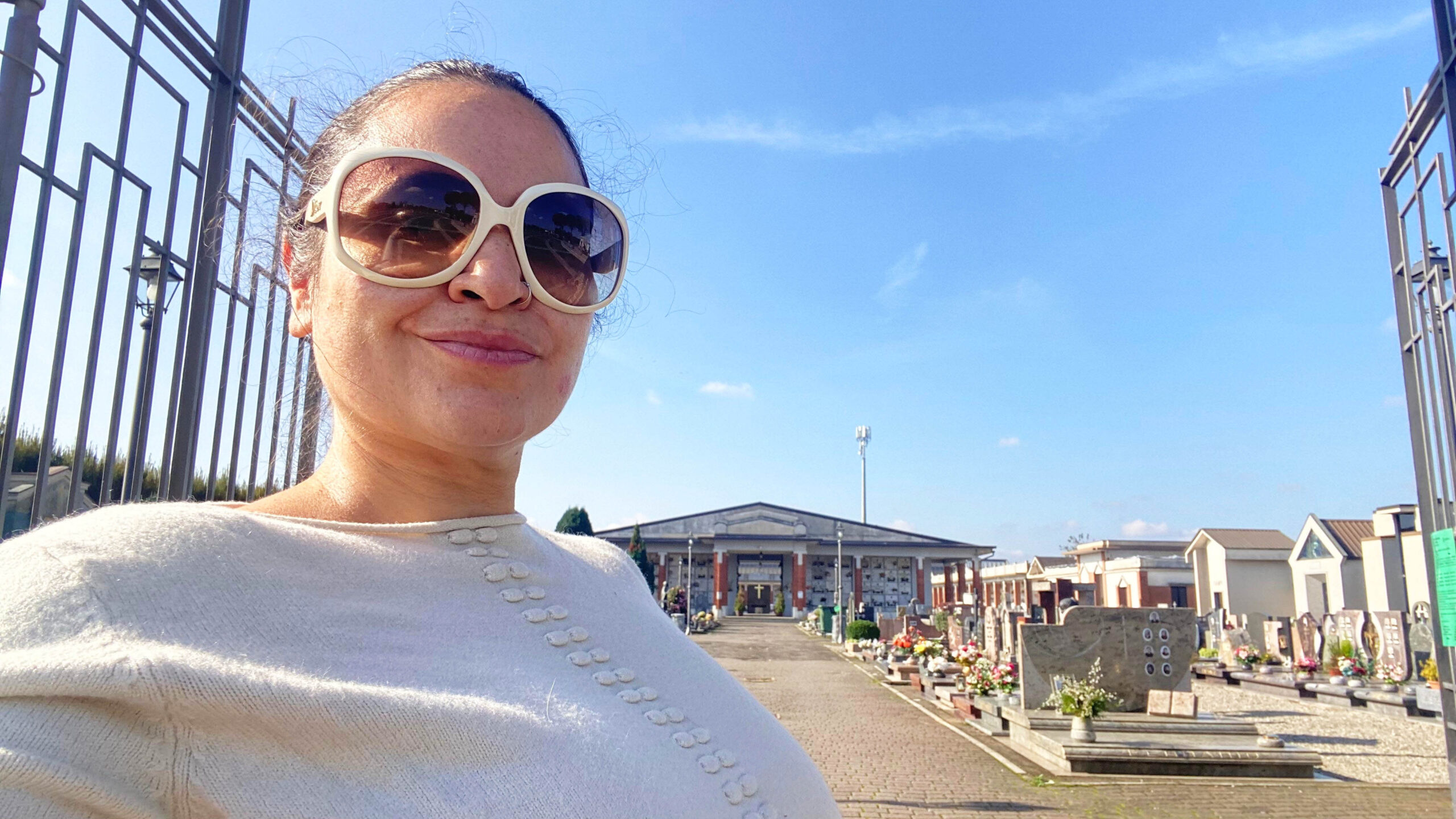 IL PARCHEGGIO DEL CIMITERO
